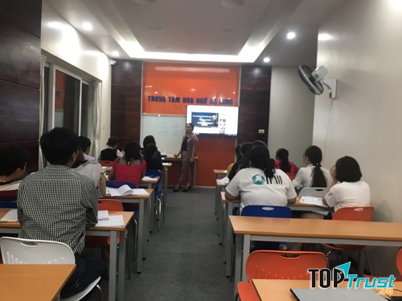Không gian học tập tại trung tâm Hoa ngữ Hạ Long
