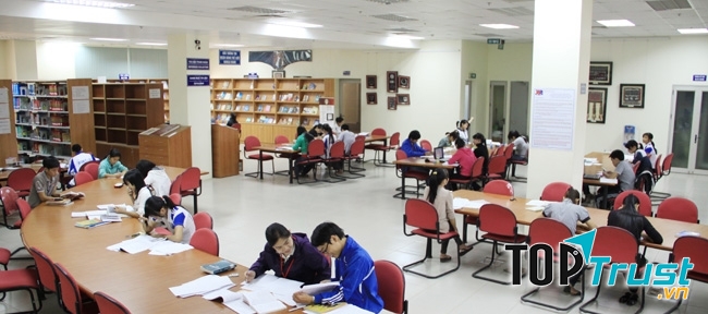 Một góc Trung tâm học liệu Đại học Thái Nguyên