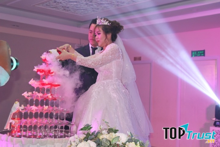 Trung Tâm Hội Nghị Tiệc Cưới Emerald