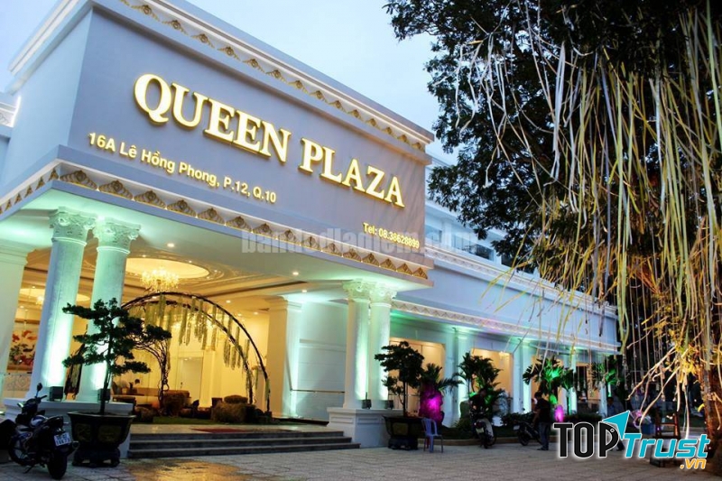 Queen Plaza