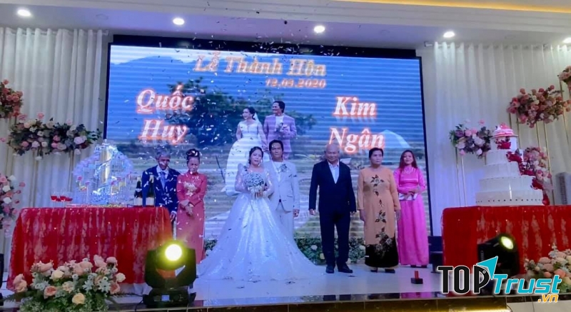 Nhà hàng tiệc cưới