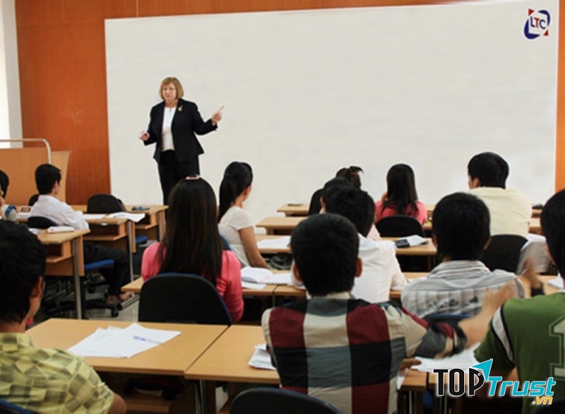 Đội ngũ giảng viên trong và ngoài nước của Trung tâm LTC có trình độ chuyên môn cao