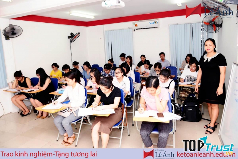 Trung tâm kế toán- xuất nhập khẩu Lê Ánh