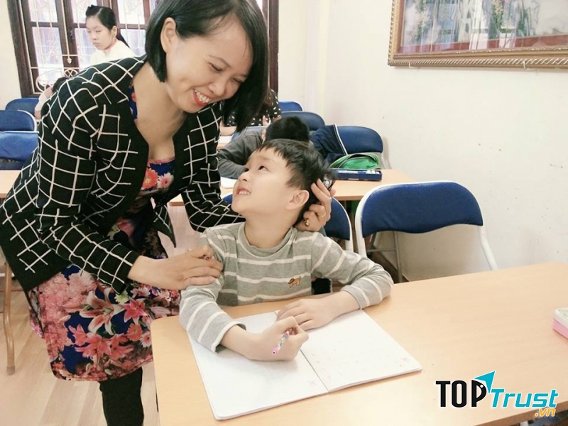 Học sinh sẽ được hướng dẫn tận tình từng nét chữ, luyên viết nhanh và đẹp hơn.