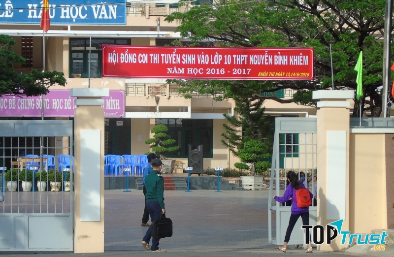 Trung tâm luyện thi đại học Nguyễn Bỉnh Khêm