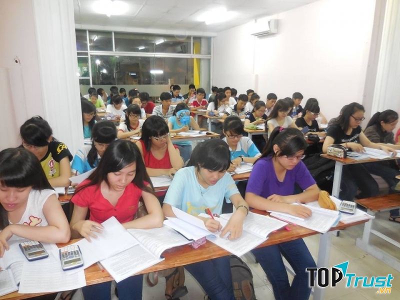 Trung tâm luyện thi đại học Thống Nhất