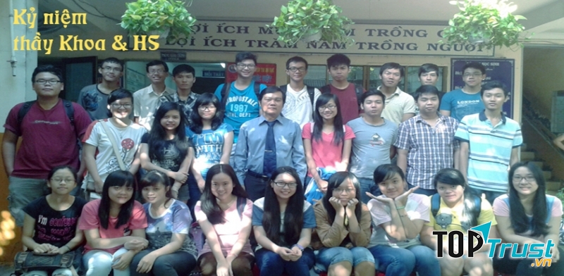 Trung tâm luyện thi đại học Tri Thức Việt