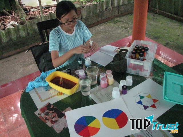 Học viên thực hành tại lớp