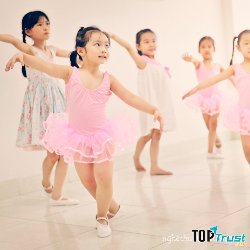 Học múa tại Trung tâm Nghệ Thuật Hoa Tâm