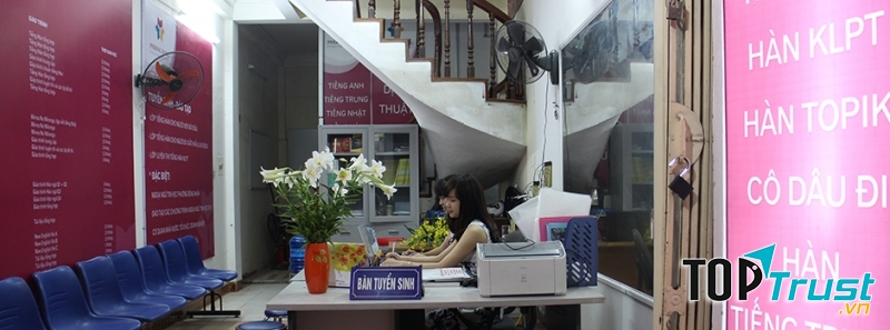 Trung tâm ngoại ngữ Phương Đông