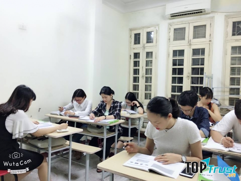 Trung tâm ngoại ngữ Phương Đông