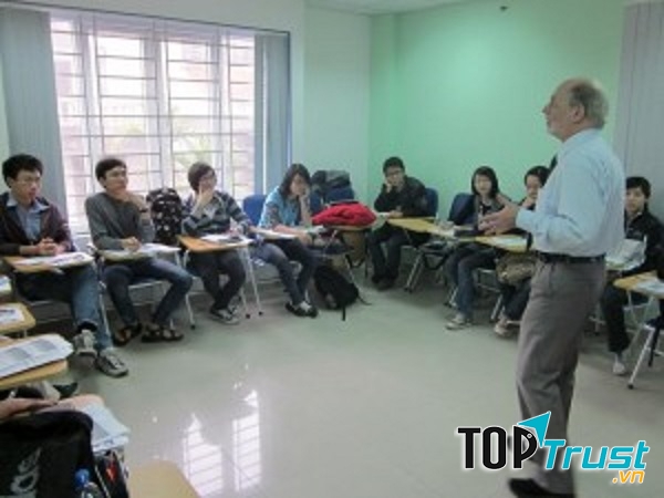 Trung tâm ngoại ngữ quốc tế New Light