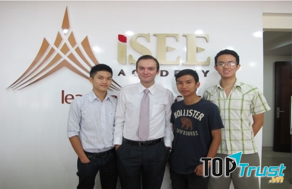 Trung tâm Ngoại ngữ và Kỹ năng ISEE Academy
