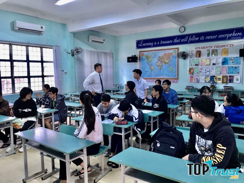 Trung tâm Ngoại ngữ Việt Anh - VES