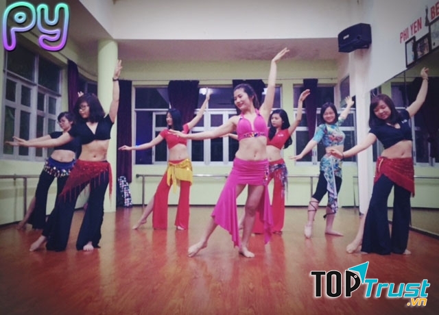 Lớp học Belly dance tại PY Club