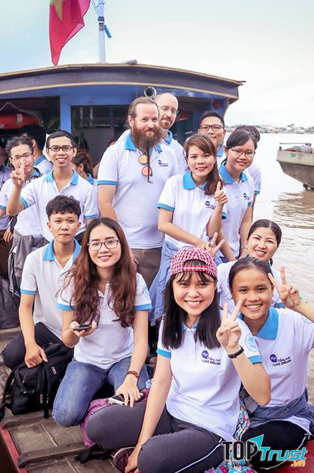 Trung tâm Saigon American English