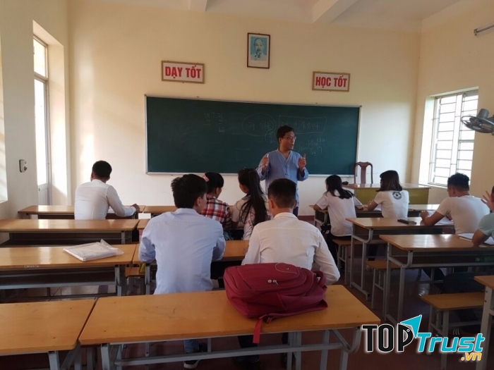 Trung tâm ﻿Ngoại ngữ Tomato