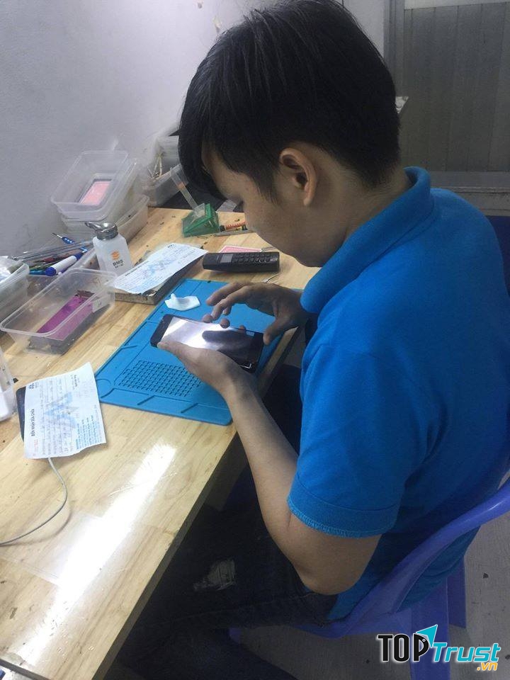 Trung tâm thay màn hình điện thoại Xiaomi - Maxmobile