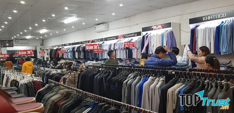 Trung tâm thời trang Nam Hoàng Gia