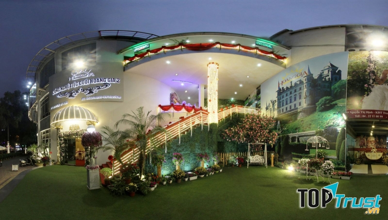 Hoa viên Hoàng Gia