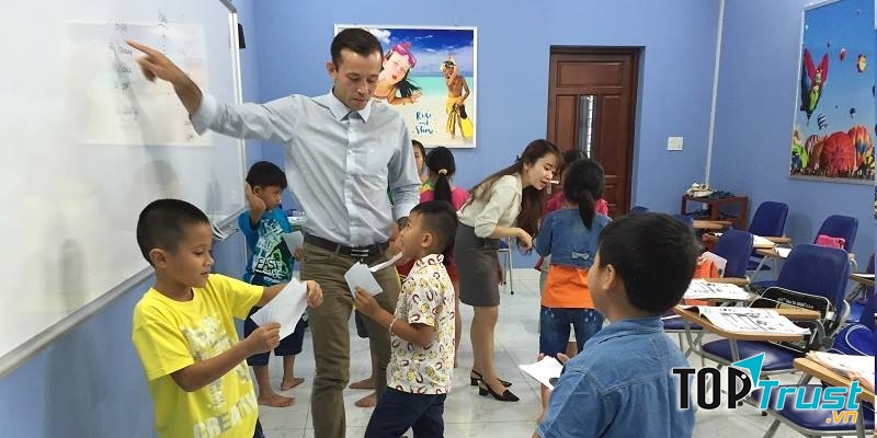 Trung tâm tiếng Anh EFC