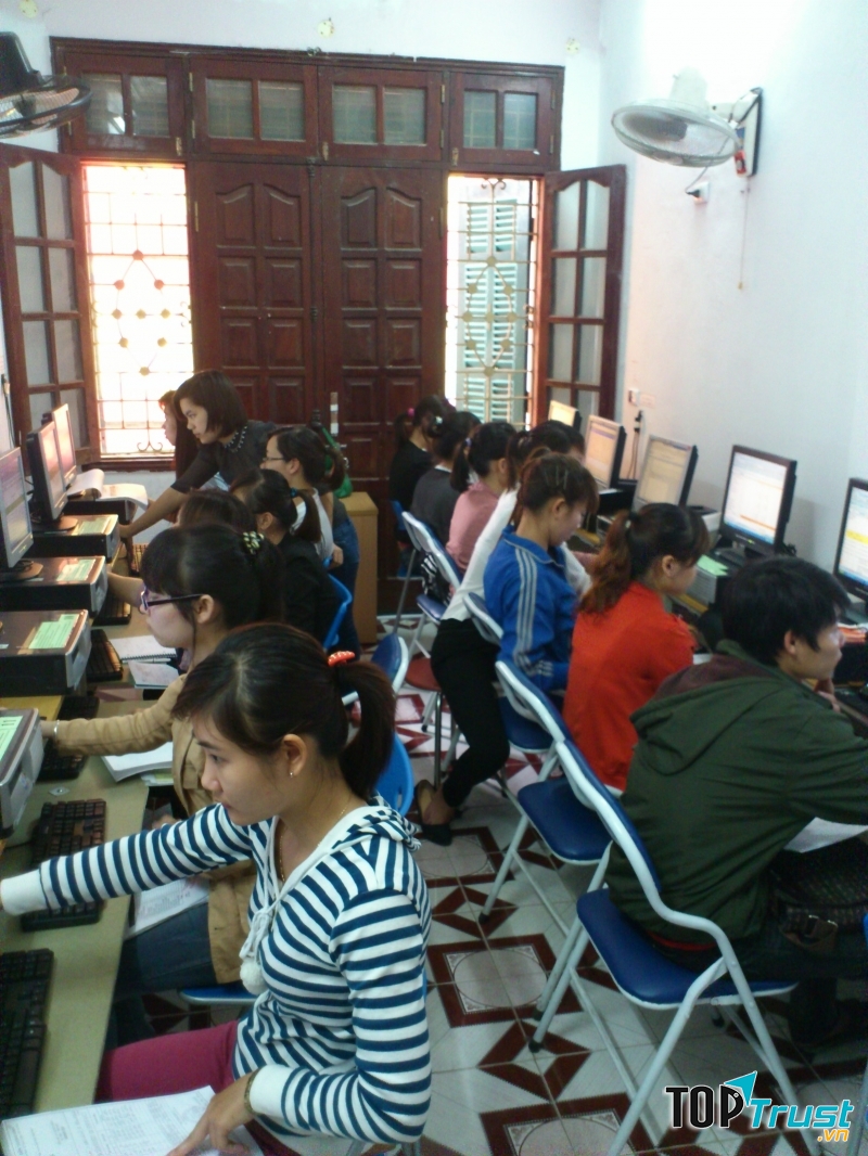 Trung tâm Tin Học Trường Tín luôn chú trọng nâng cao chất lượng đào tạo