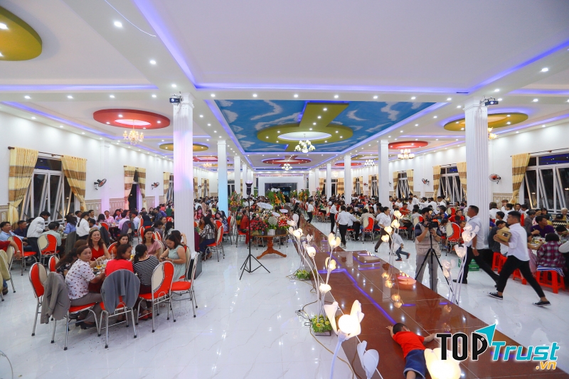 Trung tâm hội nghị tiệc cưới Huyền Trang