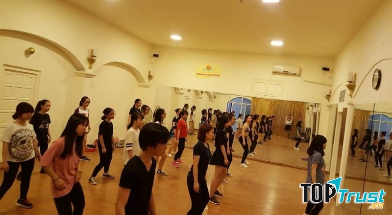 Trung Tâm Trịnh Huyền Belly Dance