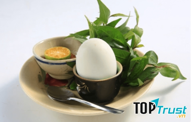 Người bị bệnh gout không nên ăn trứng vịt lộn