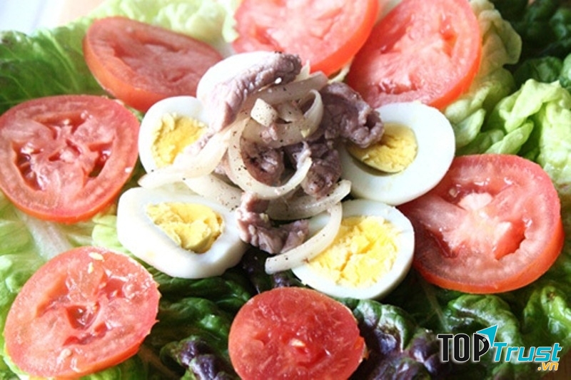 Salat rau thịt trứng
