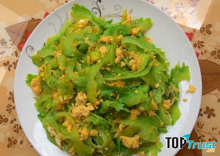 Trứng xào mướp đắng