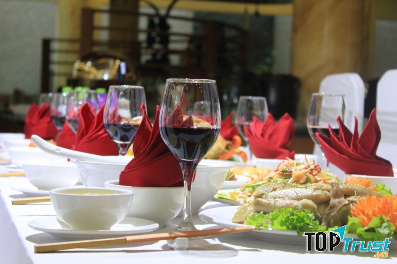 Trước tuổi 25 hãy liên hoan một lần