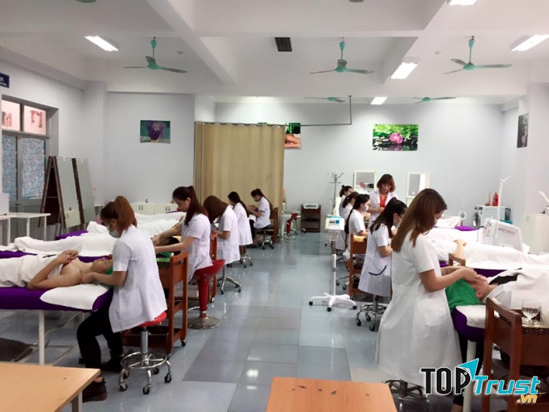 Trường Cao đẳng Nghề Công Nghệ Cao Hà Nội.