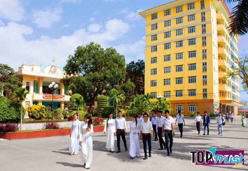 Trường cao đẳng Kinh tế Công nghệ Hà Nội