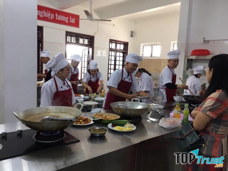 Trường Cao đẳng nghề Văn Lang