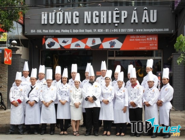 Với phương thức hướng dẫn chỉ 1 thầy 1 trò tại Á - Âu, bạn sẽ nhận được sự hướng dẫn chi tiết và cụ thể hơn, các kỹ năng sẽ được trau dồi cẩn thận
