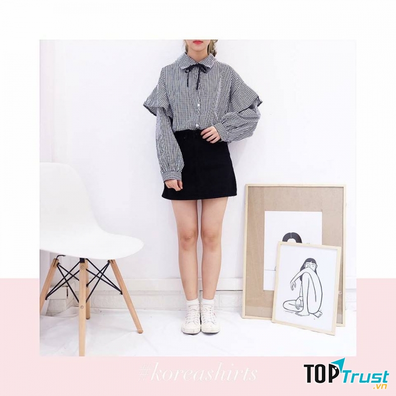 Một trong số mẫu sơ mi Hàn Quốc ở Trường Cũ.