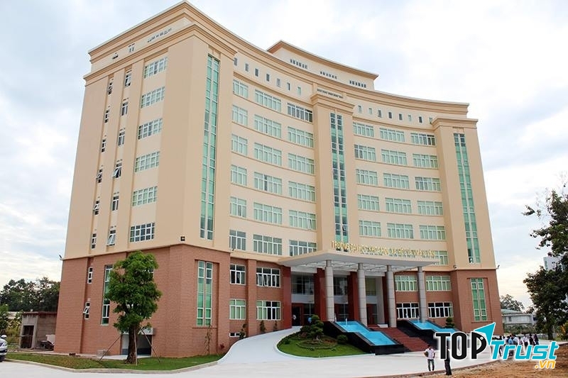 Trường Đại học KHXH&NV