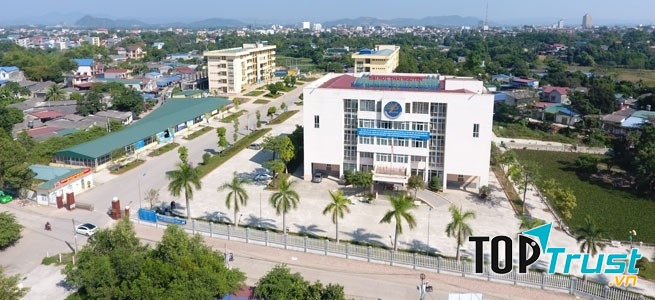 Khuôn viên trường Đại học Kinh tế và Quản trị kinh doanh
