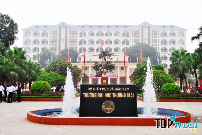 Trường Đại học Thương mại