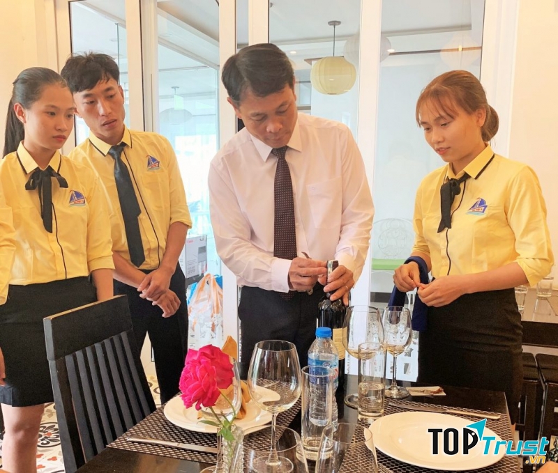 Trường đào tạo nghề Du lịch  Âu Việt Á