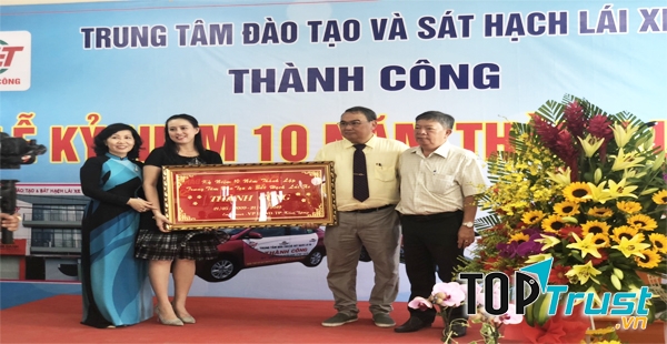 Học thật - Thi thật - Đạo đức giao thông đặt lên hàng đầu là phương châm giảng dạy của trung tâm.