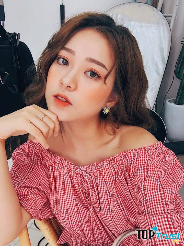 Mai Anh hiểu biết khá rõ về thời trang.