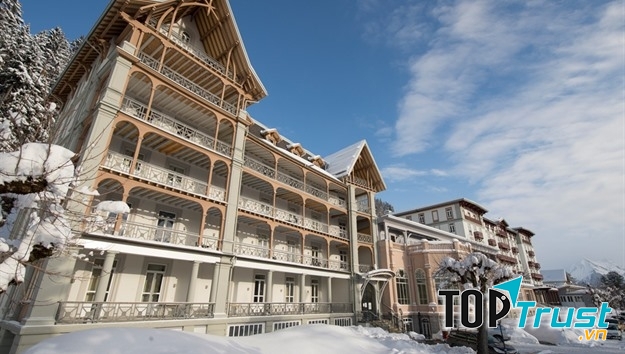 Trường Leysin American vào một ngày mùa đông