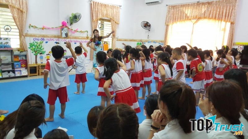 Trường mầm non Hương Lưu