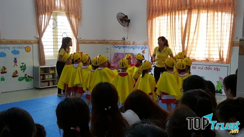 Trường mầm non Hương Lưu