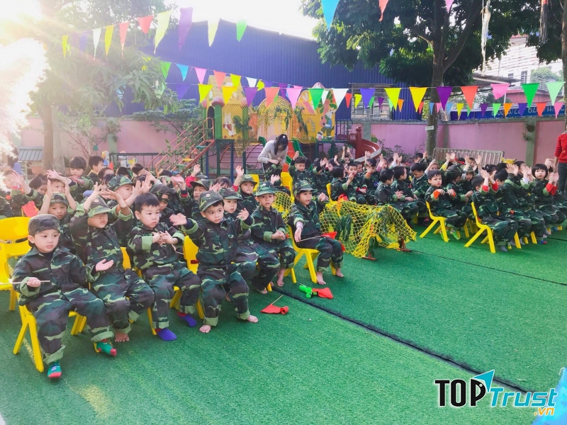 Bon Bee School tổ chức ngoại khóa quốc phòng cho các bé