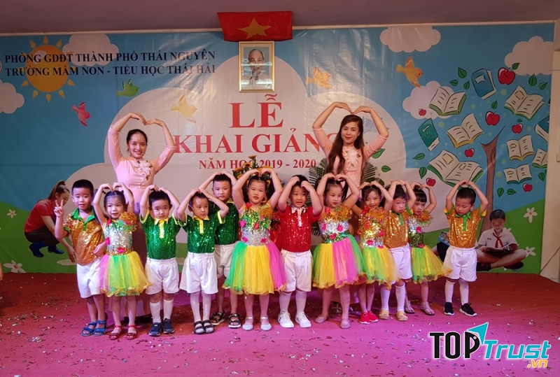 Ở Thái Hải, bạn hoàn toàn có thể tin tưởng rằng quan hệ giữa giáo viên và học sinh cũng gần gũi như mẹ con trong nhà