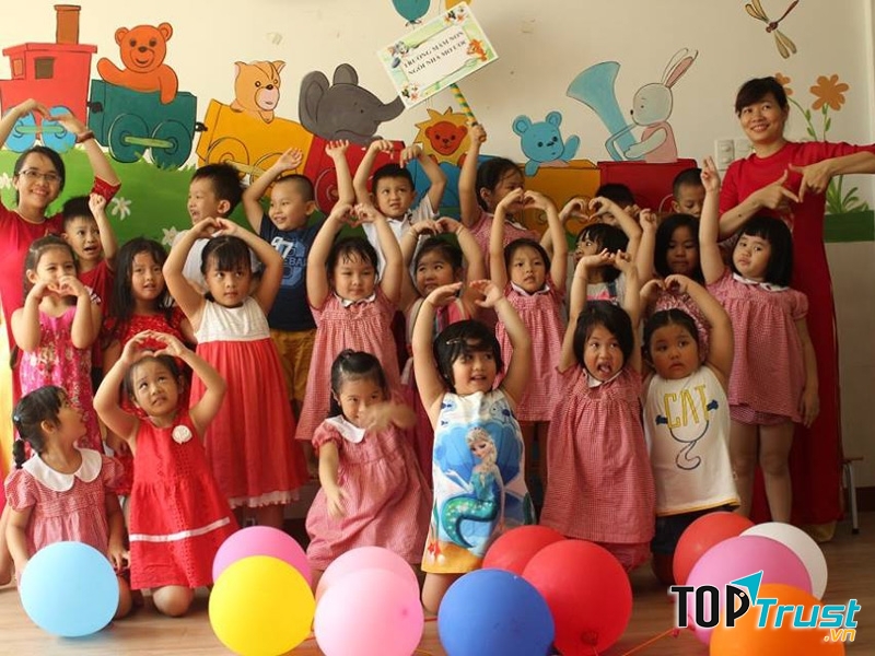 Cô và trò Trường Mầm Non Dream House An Tiến