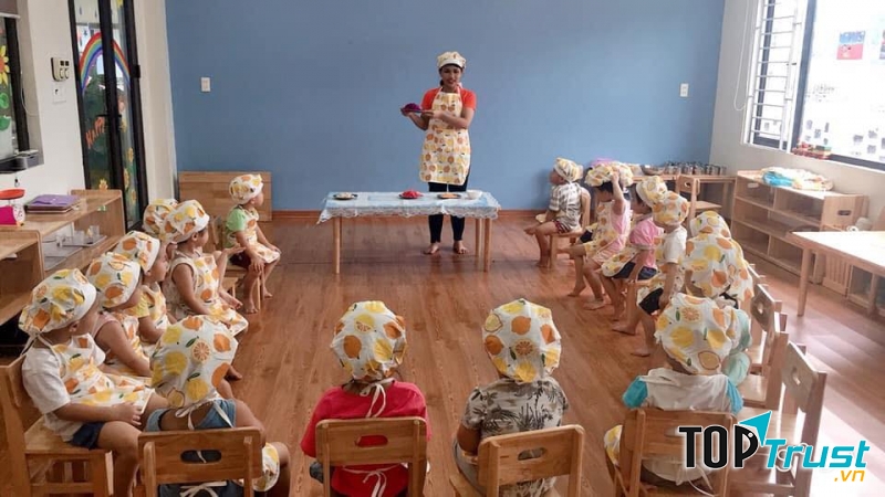 Tham gia mỗi chương trình học sinh động tại Happy Kids, con em các bạn không những được tích lũy nhiều kiến thức mà còn được hoàn thiện các năng khiếu, kỹ năng